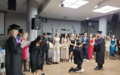 Prváci slavnostně přijati do stavu studentského. Tradiční pasování prvních ročníků