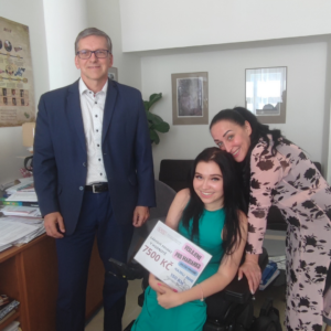 Veslujeme pro Marianku - předání daru