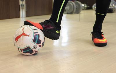 Středoškolská futsalová liga: Těsný boj o postup