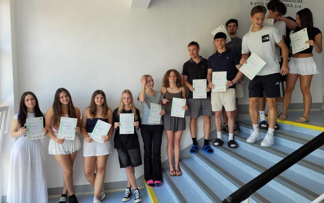 15 nových absolventů B2 First Cambridge: Další krok k úspěchu!