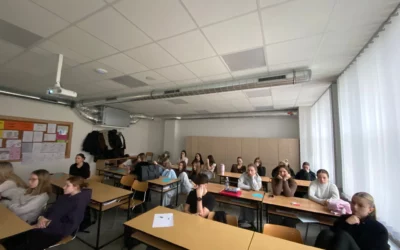 Poruchy příjmu potravy v dospívání: prevence přímo ve škole