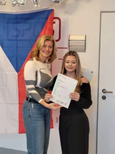 Cambridge certifikát - předávání certifikátu