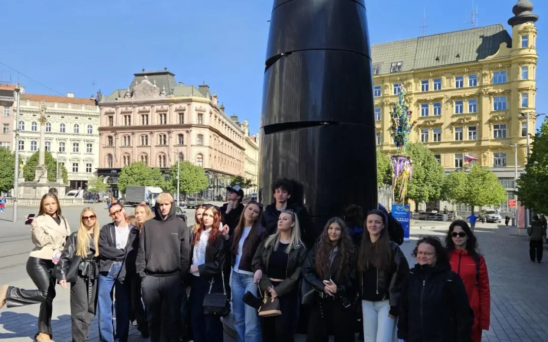 Studentky provedly Brnem: komentovaná prohlídka ukázala praxi v akci